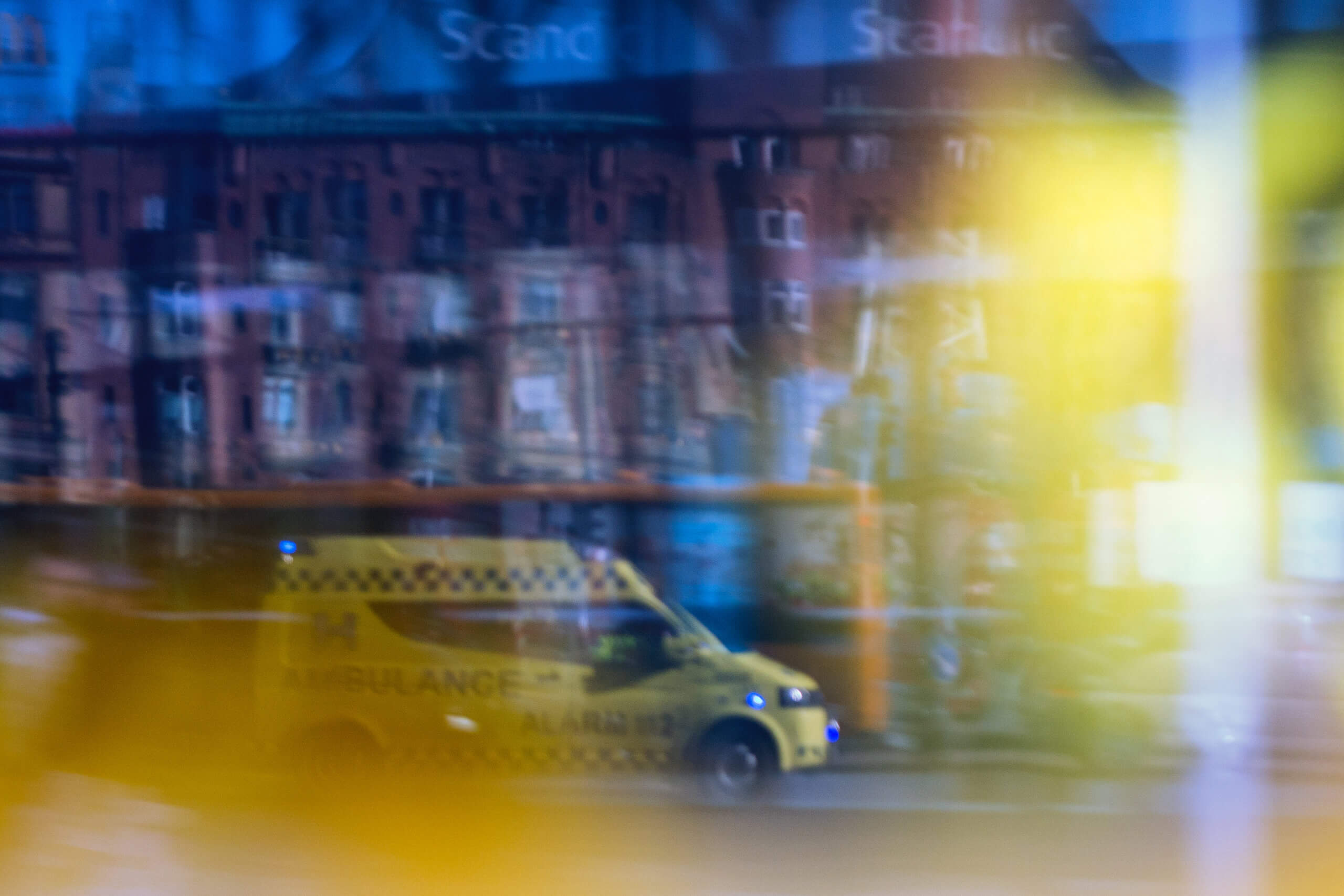 Image of a Mere nærhed – mindre papir